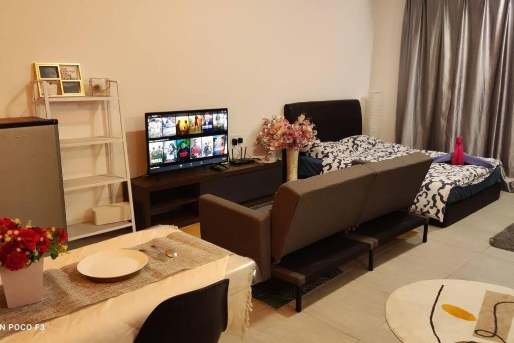Apartment Bs410- Klia- Selfcheck-in-wifi-netflix-parking-pool, 5082 *