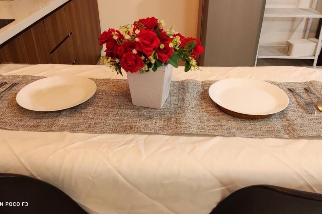 Bs410- Klia- Selfcheck-in-wifi-netflix-parking-pool, 5082 Apartment *